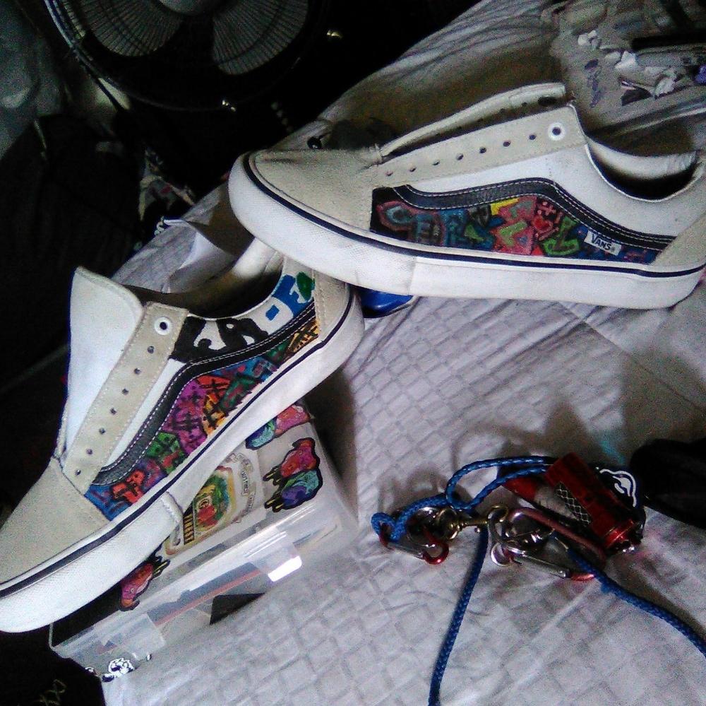 Shoes - Picture 3 of 7